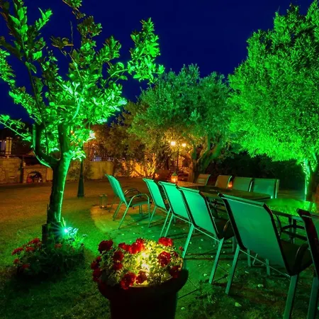 Apartment Salonikiou & *