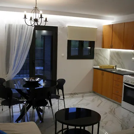 Apartment Salonikiou & *