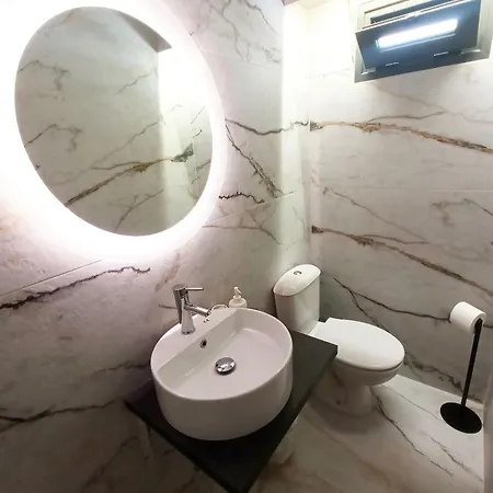 아파트 Salonikiou &