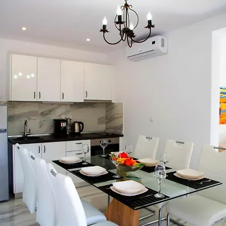 Salonikiou & Apartment *