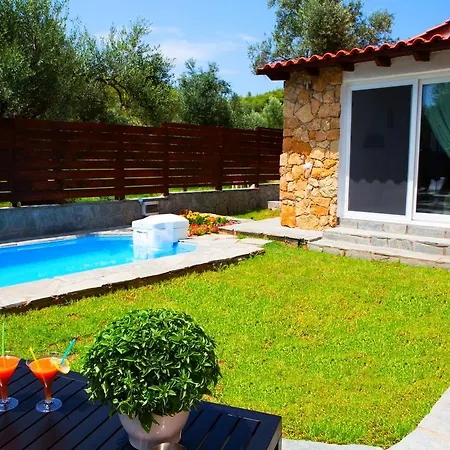 Apartment Salonikiou & *