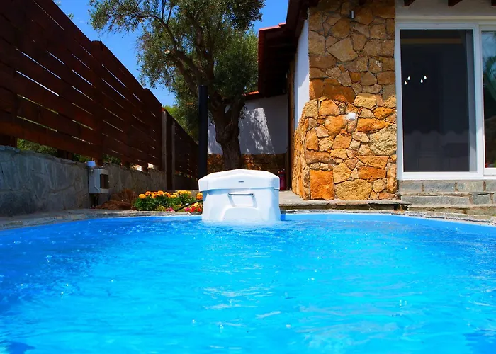 Salonikiou & 圣尼古拉奥斯