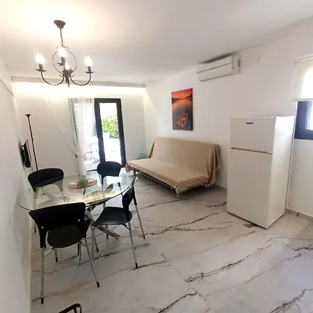 Salonikiou & Apartmán