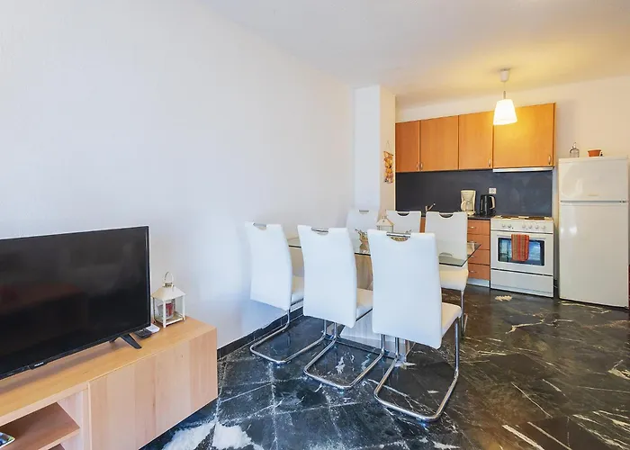 Salonikiou & Apartment