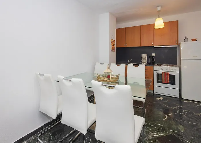 Salonikiou & Apartment