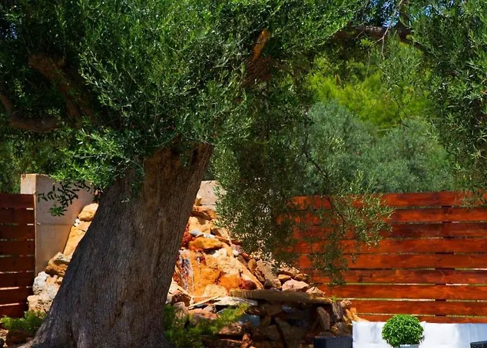 Apartment Salonikiou & *